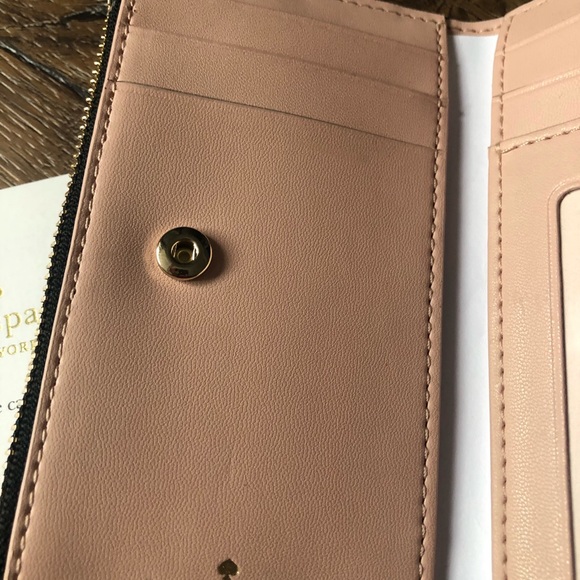 KATE SPADE-NWT Black Leather Wallet - Picture 4 of 9